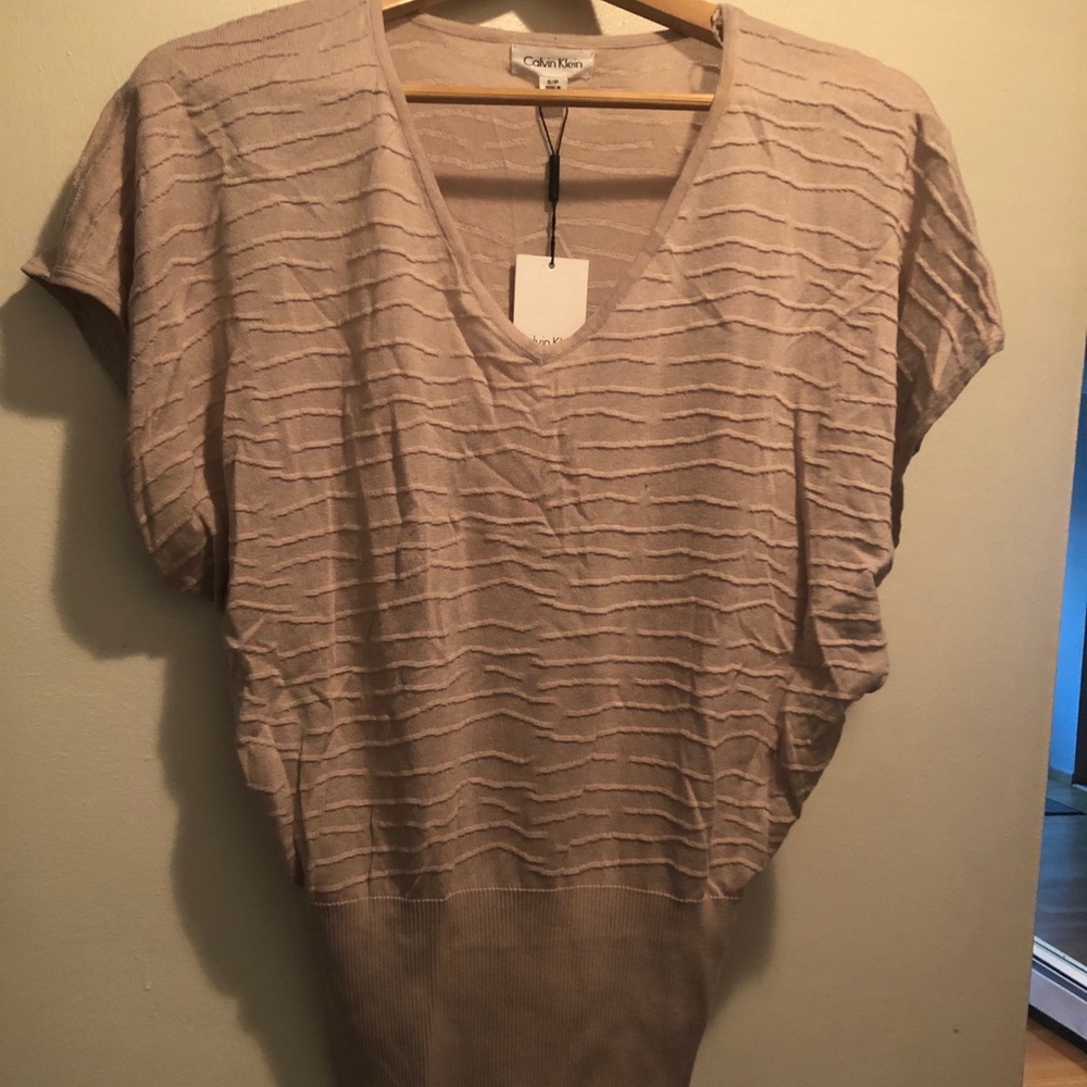 Calvin Klein sweater Short sleeve, size Small